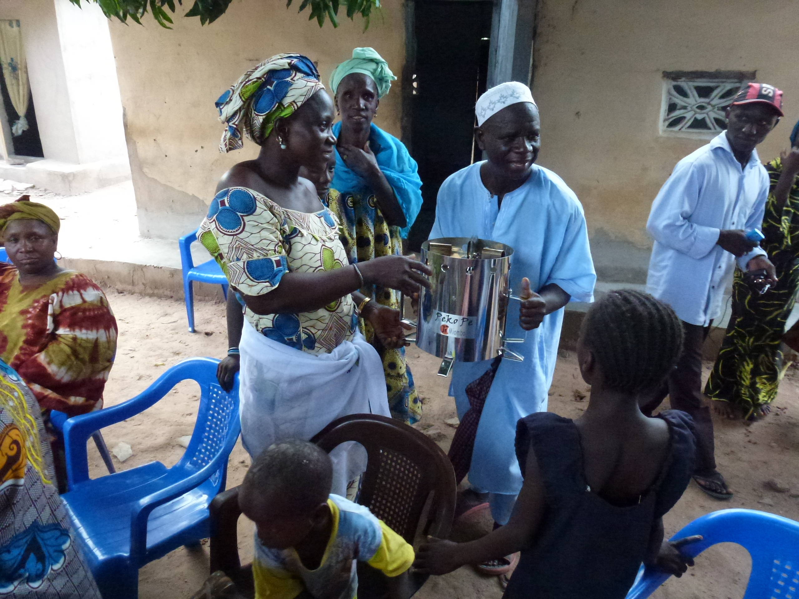Peko Pe stove demonstration in Senegal 2012